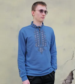 Прикольные футболки: Вышиванка из трохнитки с серым орнаментом